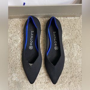 Black Rothy’s ballet flats - pointed toe - size 8.5